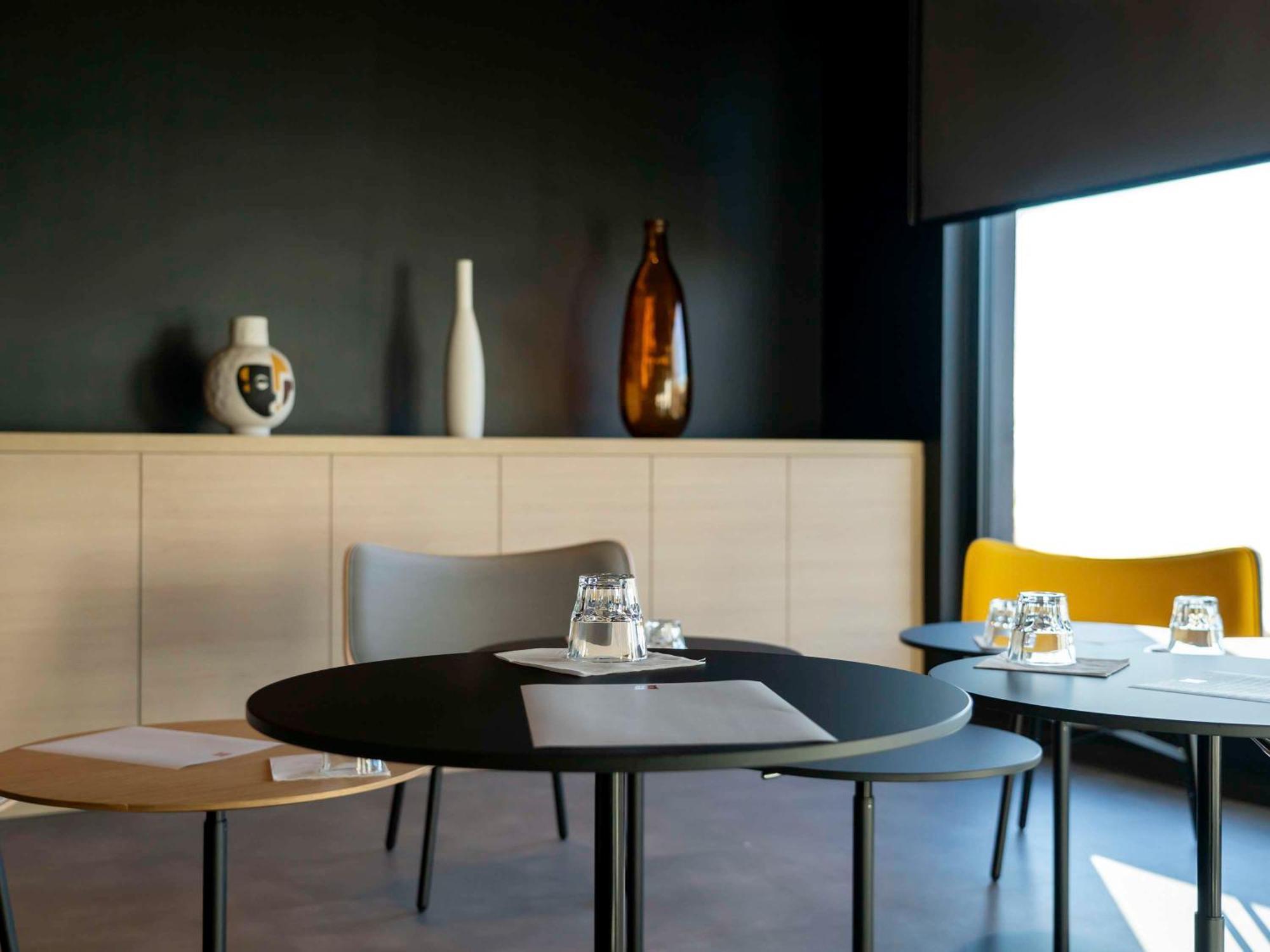 Ibis Saint Paul Trois Chateaux Exterior foto