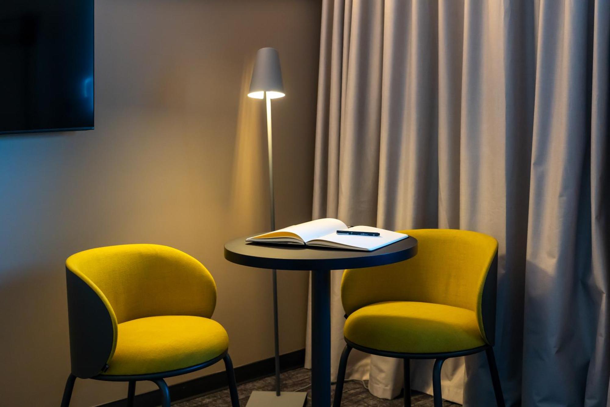 Ibis Saint Paul Trois Chateaux Exterior foto