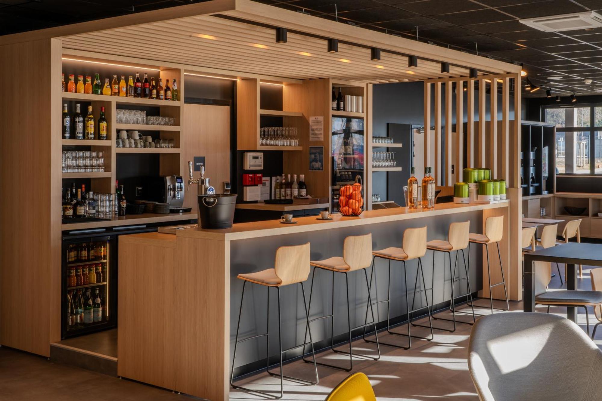 Ibis Saint Paul Trois Chateaux Exterior foto