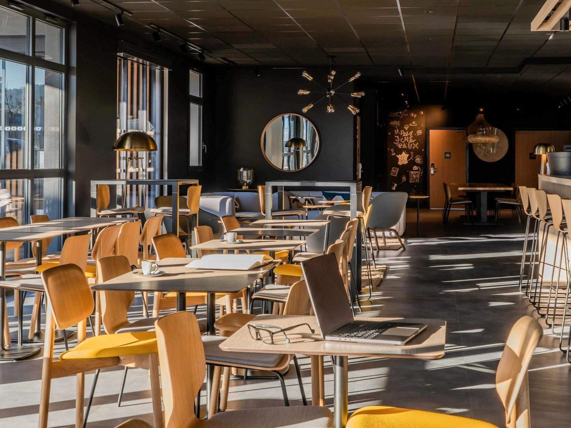 Ibis Saint Paul Trois Chateaux Exterior foto