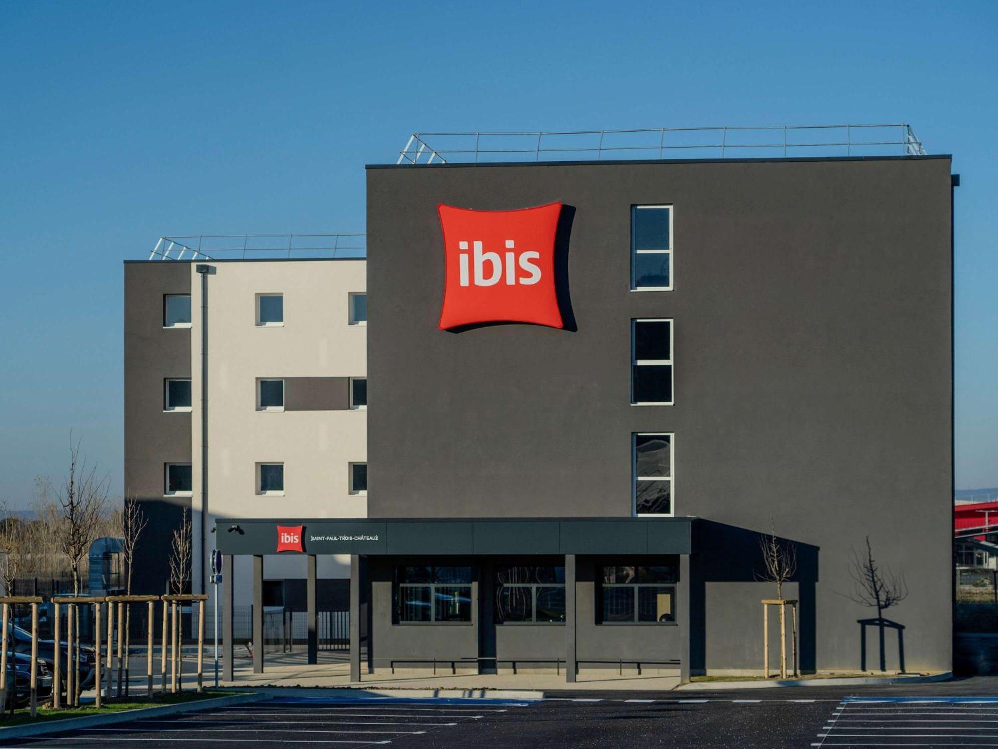 Ibis Saint Paul Trois Chateaux Exterior foto